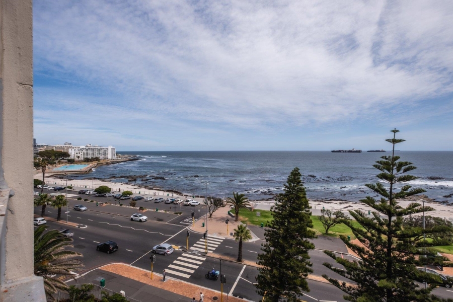 To Let 3 Bedroom Property for Rent in Sea Point Western Cape